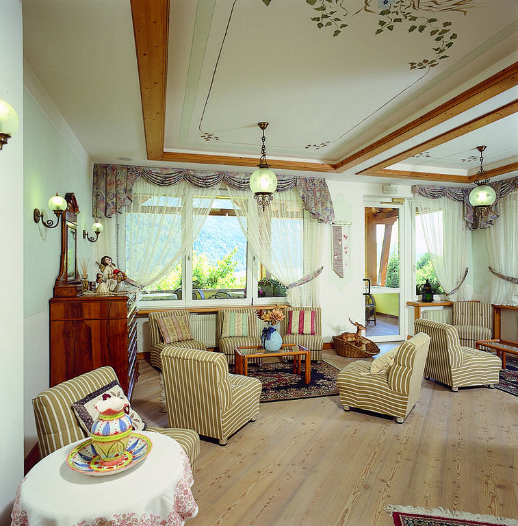 Hotel Des Alpes Molveno Eksteriør billede