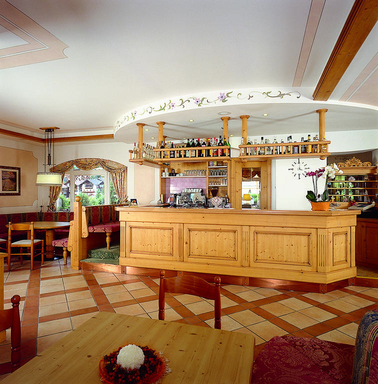 Hotel Des Alpes Molveno Eksteriør billede