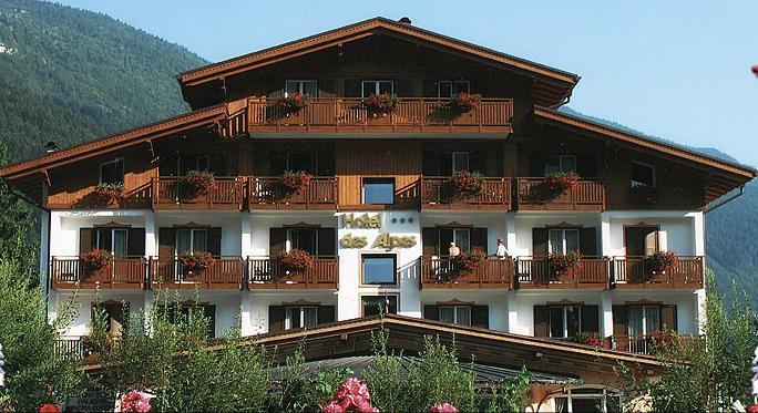 Hotel Des Alpes Molveno Eksteriør billede